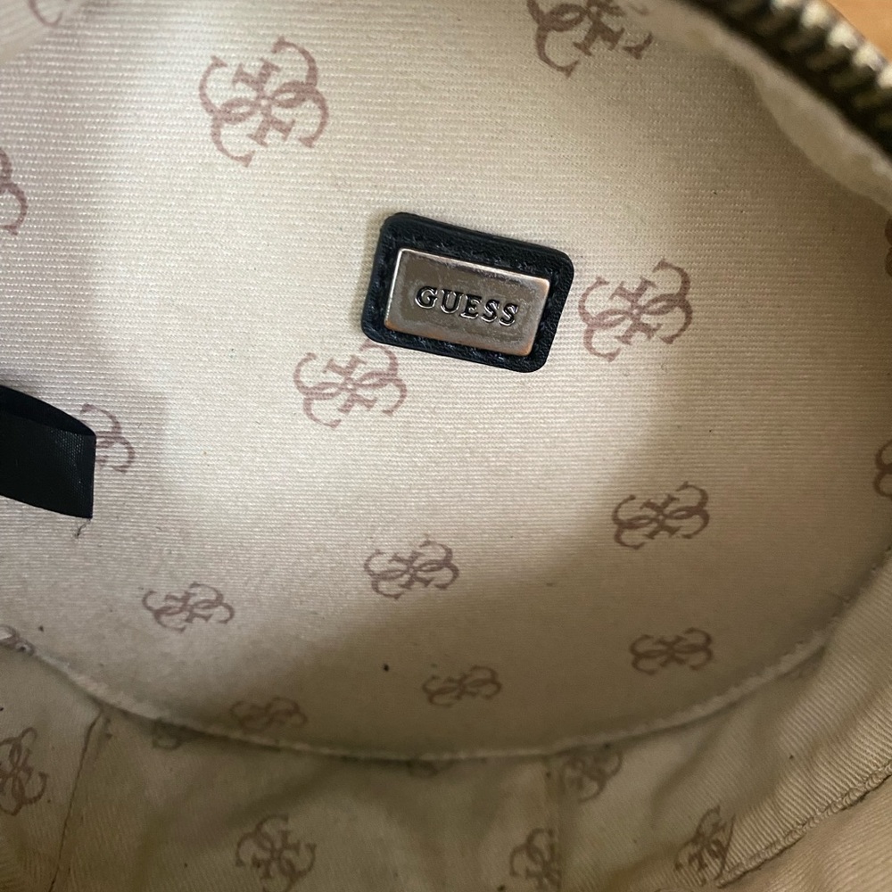 Guess Purse - Picture 4 of 5
